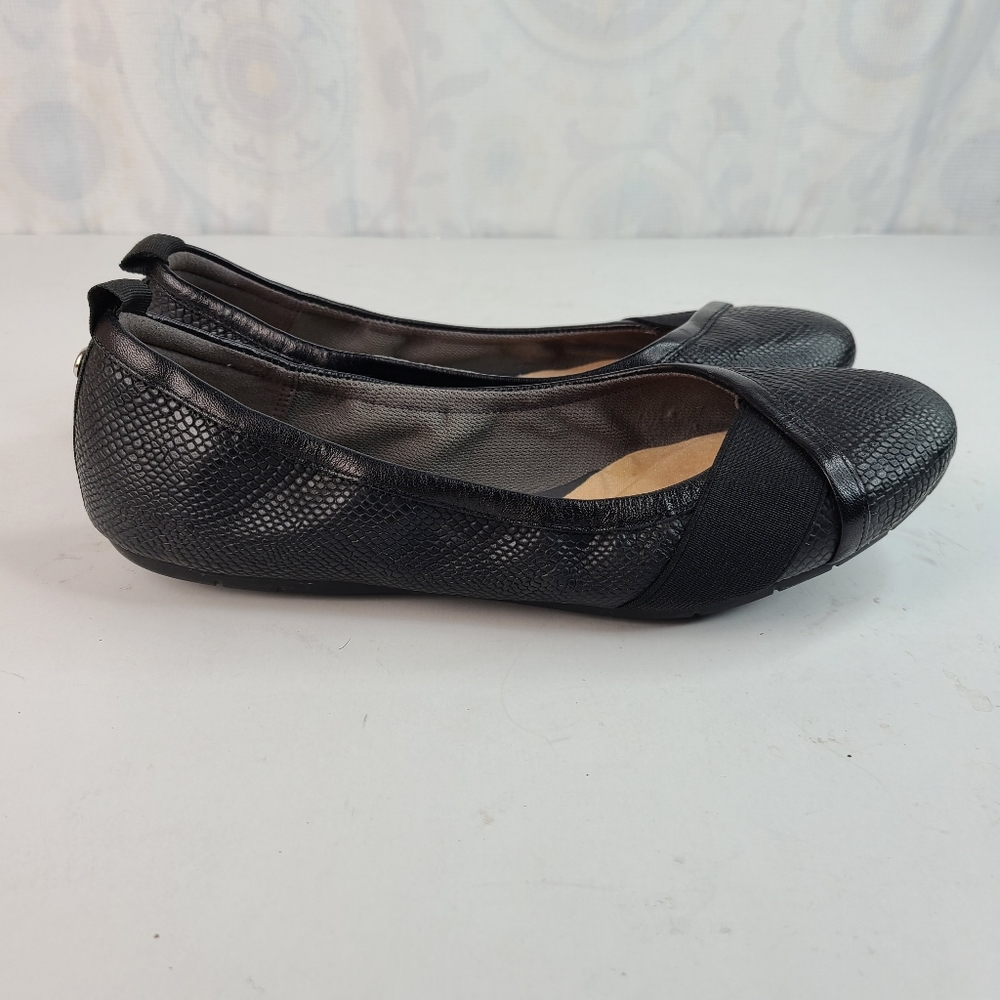 Cole Haan Zerogrand Stagedoor Gore flats in black snake embossed pattern Sz 7